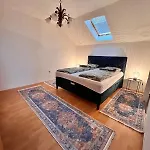 公寓 Entire House With The View And Garage