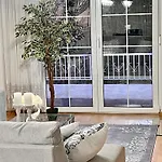 Entire House With The View And Garage 公寓 *