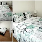 Entire House With The View And Garage شقة