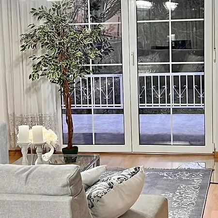 Entire House With The View And Garage Apartman *